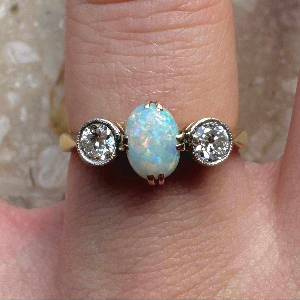 Antique Opal OEC Diamond 18k Yellow Gold Natural Ring